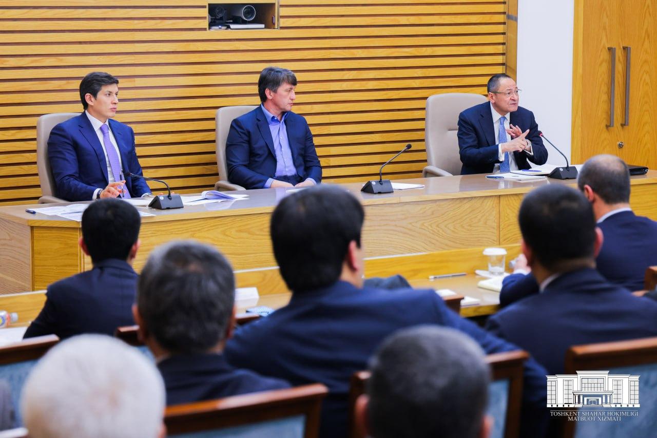 An expanded meeting dedicated to the further development of physical education and sports was held at the Tashkent city administration.